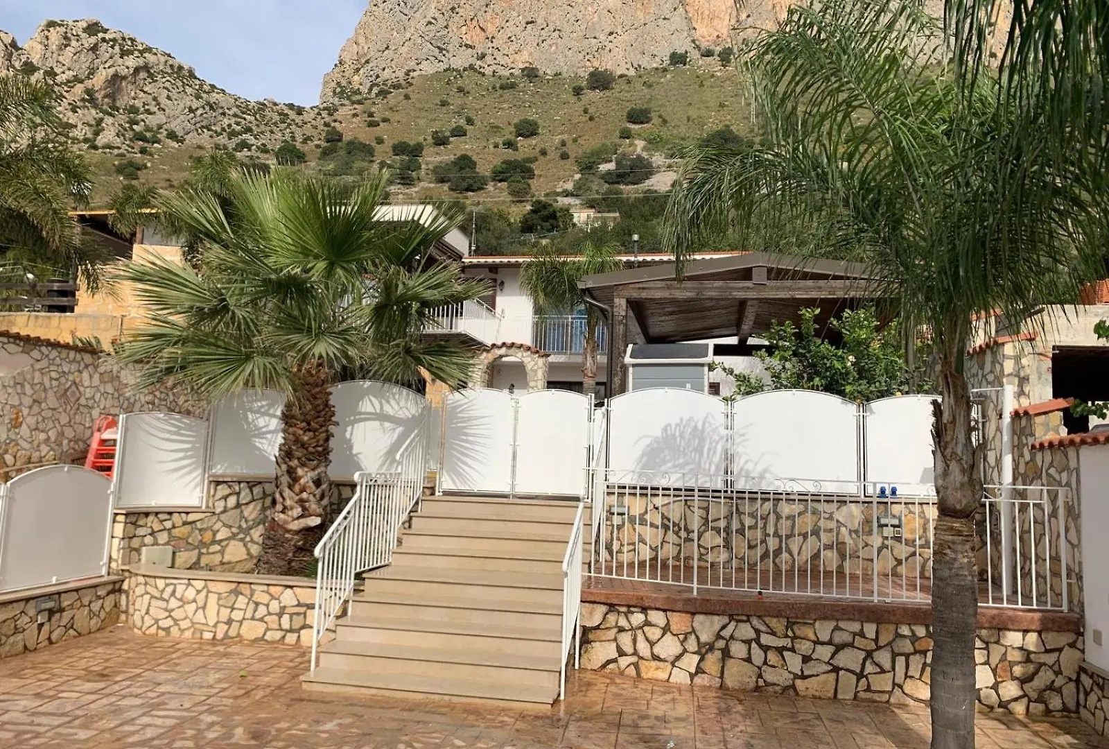 Villa Antonio Cinisi 0*,  Itálie